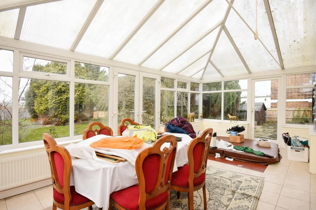 5 bed Detached