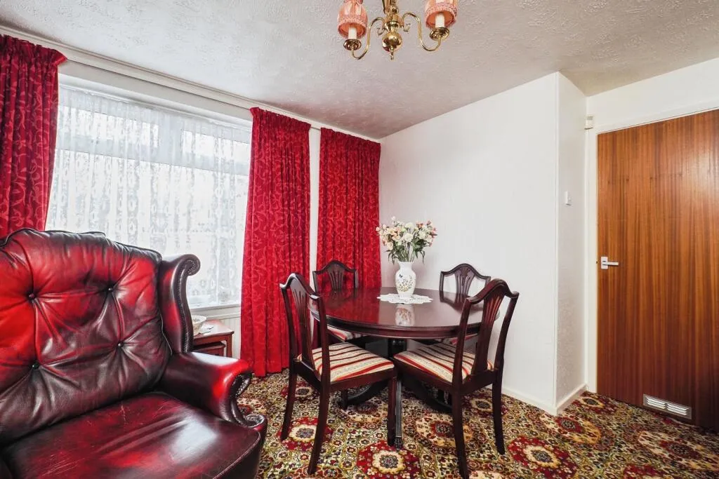 3 bed Terraced