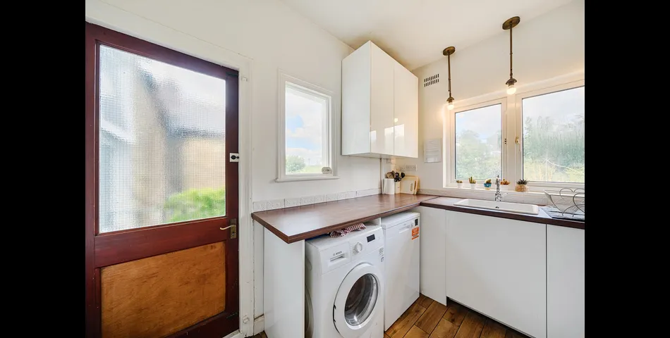 Radbourne Road, SW12 0EE