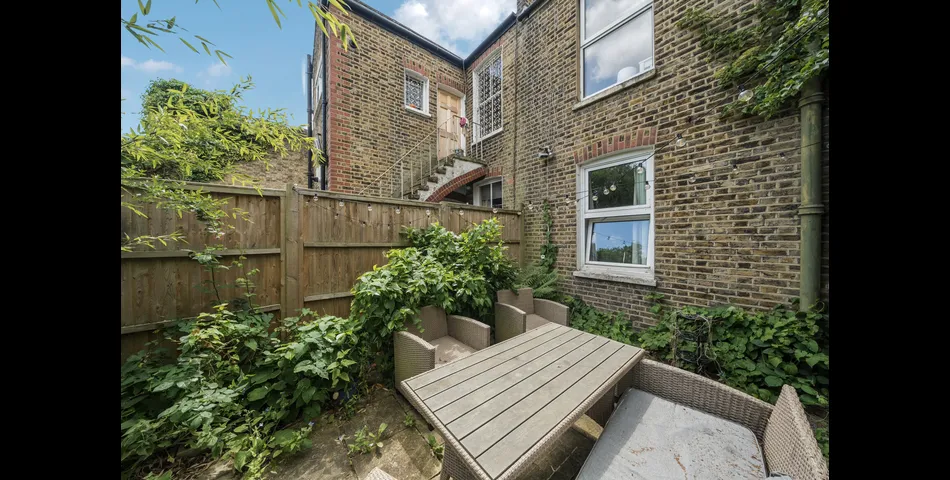Radbourne Road, SW12 0EE