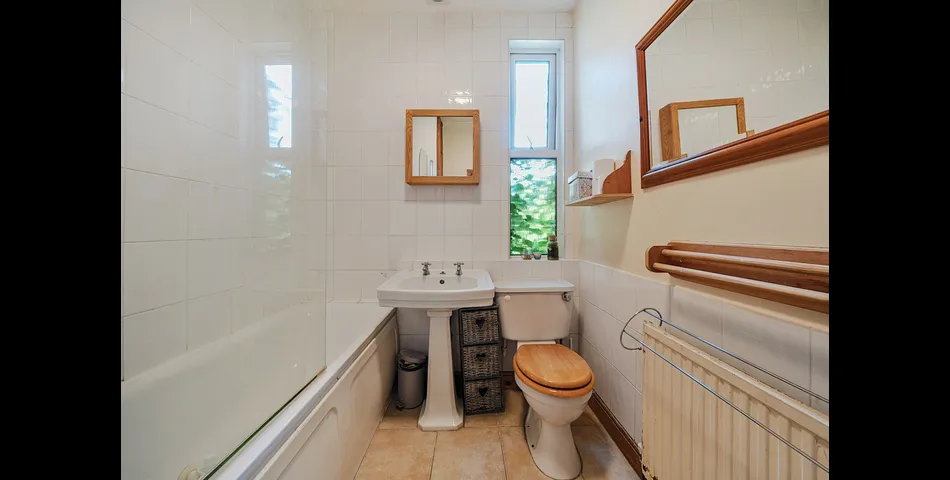 Radbourne Road, SW12 0EE