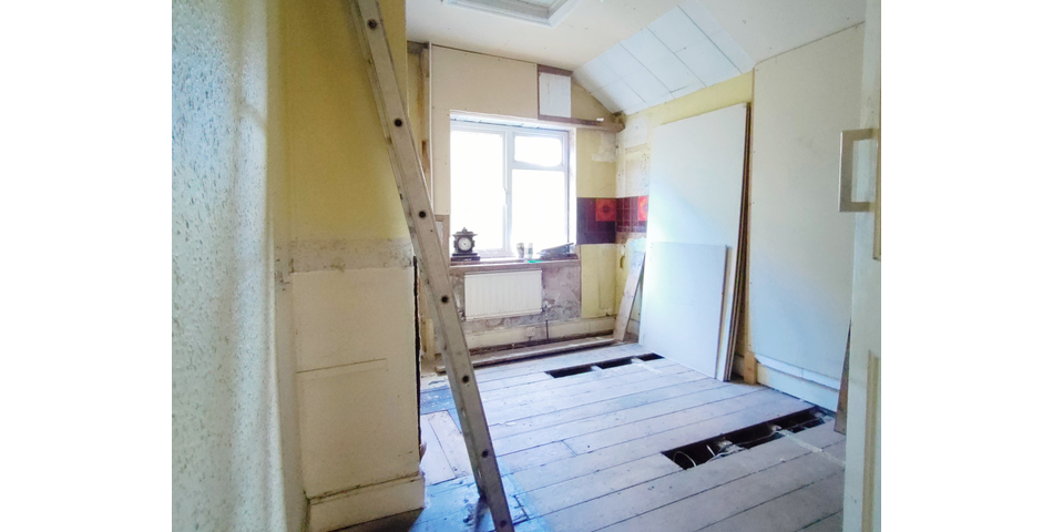 3-Bed Mid-Terraced Family Home in need of complete modernisation