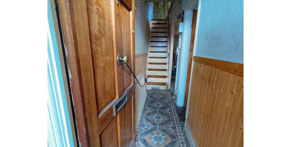 3-Bed Mid-Terraced Family Home in need of complete modernisation