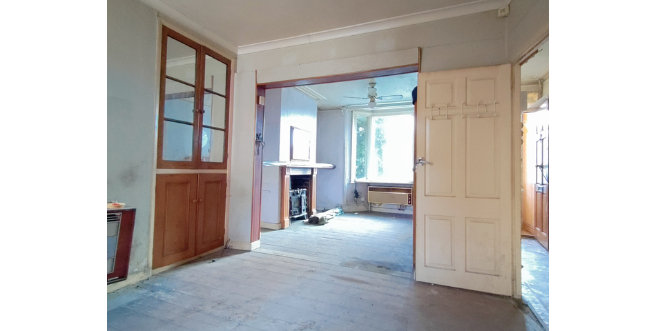 3-Bed Mid-Terraced Family Home in need of complete modernisation