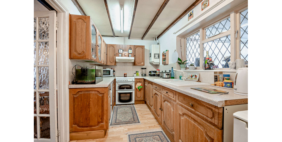 Roxlea, High Street, Clearwell, GL16 8JS