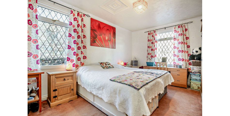Roxlea, High Street, Clearwell, GL16 8JS