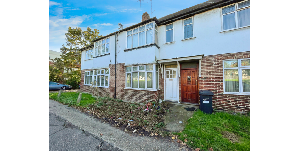 3 CHADBURY COURT 