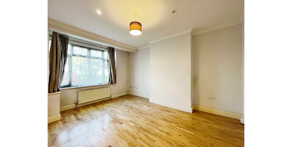 3 CHADBURY COURT 