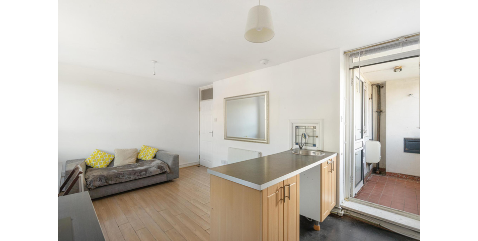 Fantastic 2 Bedroom First Time Buyer or Investment Apartment