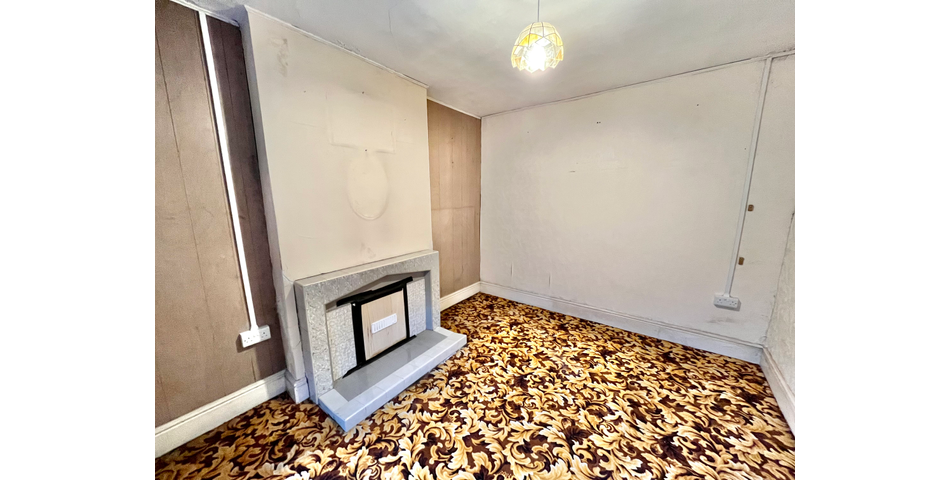 ONLINE TRADITIONAL AUCTION- A 19TH CENTURY THREE DOUBLE BEDROOM, THREE RECEPTION ROOM DETACHED HOUSE SAT IN GROUNDS APPROACHING QUARTER OF AN ACRE