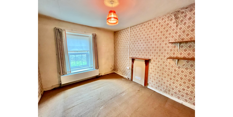 ONLINE TRADITIONAL AUCTION- A 19TH CENTURY THREE DOUBLE BEDROOM, THREE RECEPTION ROOM DETACHED HOUSE SAT IN GROUNDS APPROACHING QUARTER OF AN ACRE