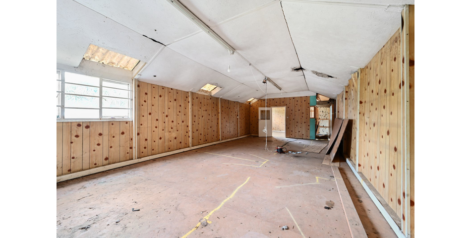 • - Period House In Need of Updating
• - Building Plot With Planning
• -Town Centre Location
• -Popular Coastal Town