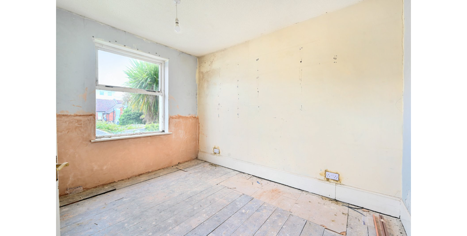 • - Period House In Need of Updating
• - Building Plot With Planning
• -Town Centre Location
• -Popular Coastal Town