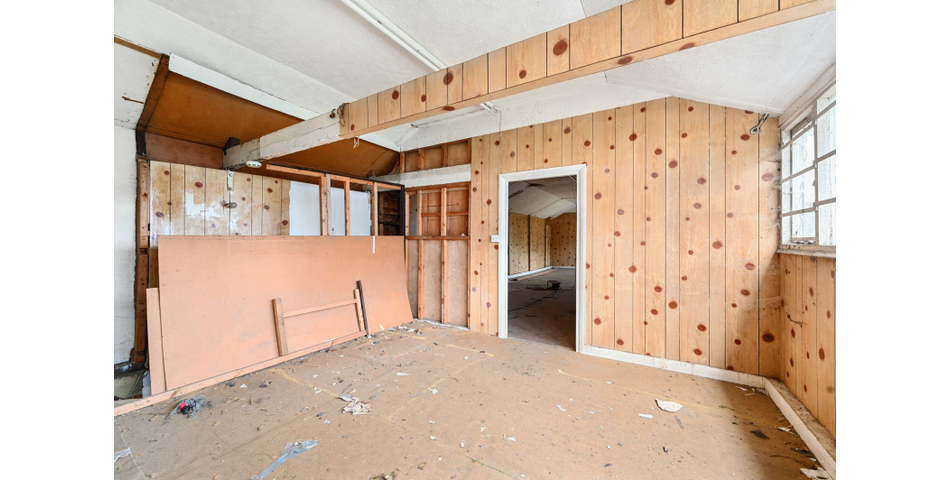 • - Period House In Need of Updating
• - Building Plot With Planning
• -Town Centre Location
• -Popular Coastal Town