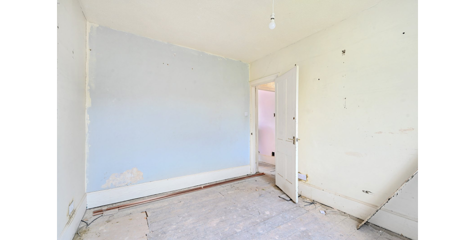 • - Period House In Need of Updating
• - Building Plot With Planning
• -Town Centre Location
• -Popular Coastal Town