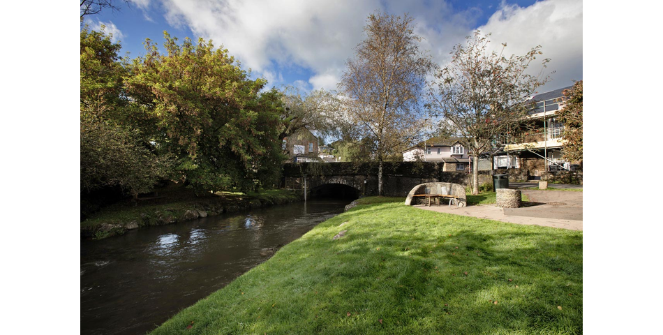Stonesthrow, Old Road, Harbertonford, Totnes, Devon, TQ9 7TA
