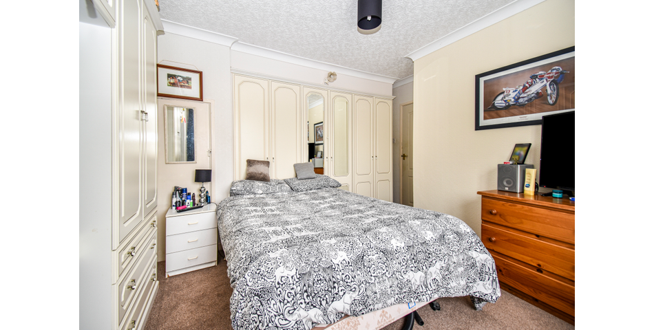  Semi detached family home in Somerton with great scope. This property is for sale by traditional online auction, powered by Bamboo Auctions. FOR FURTHER DETAILS PLEASE GO TO THE KILLENS WEBSITE AND CLICK ON AUCTIONS/ONLINE PROPERTY AUCTIONS