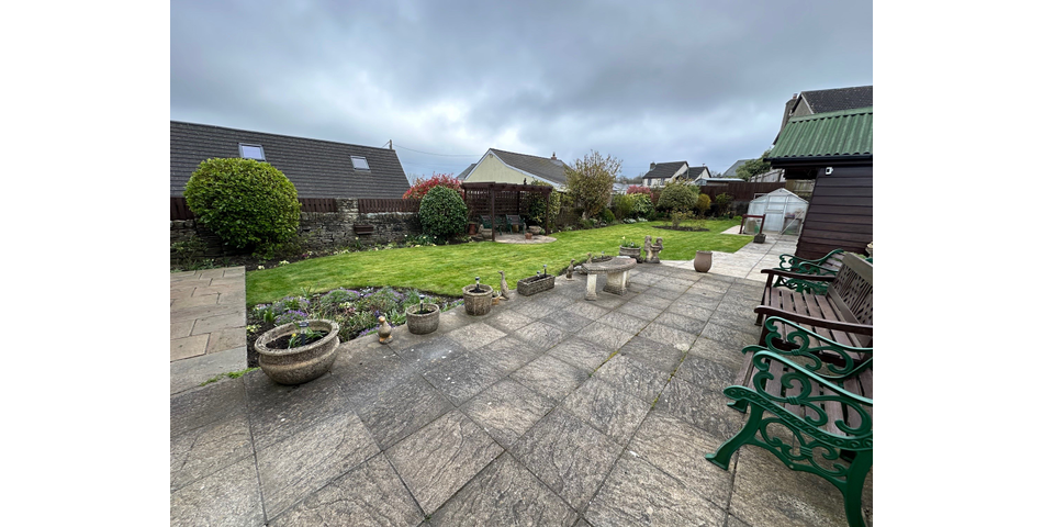 TWO DOUBLE BEDROOM DETACHED BUNGALOW WITH PLANNING CONSENT FOR  PARKING BAY AND A LARGE OPEN LOFT SPACE