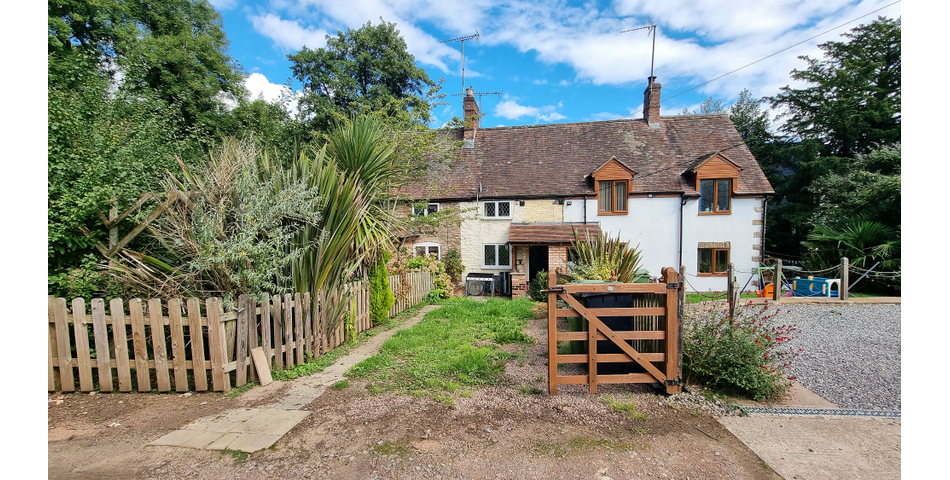 2 Farmers Boy Cottages, Ross Road Longhope, Gloucestershire, GL17 0LP