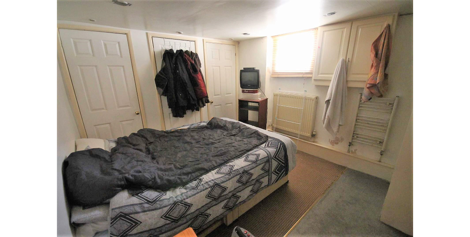ONE BEDROOM BASEMENT FLAT 