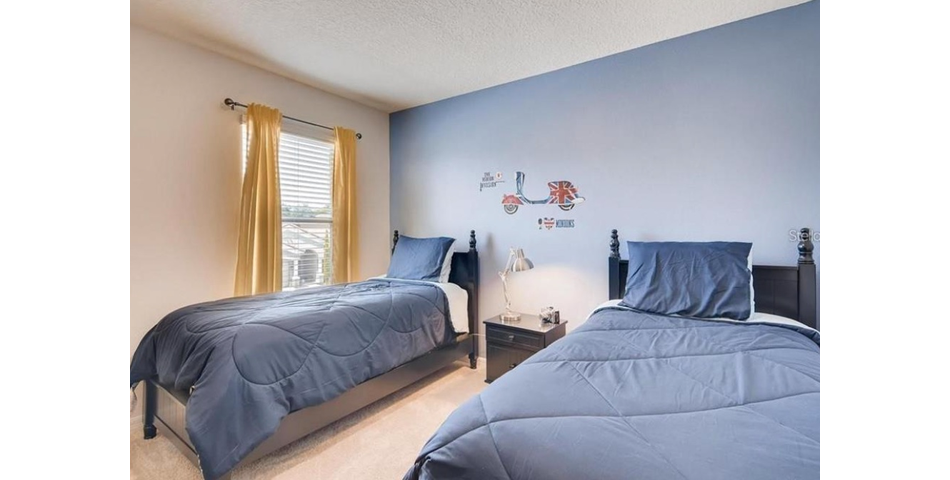 GLORIOUS 6 BEDROOM PROPERTY