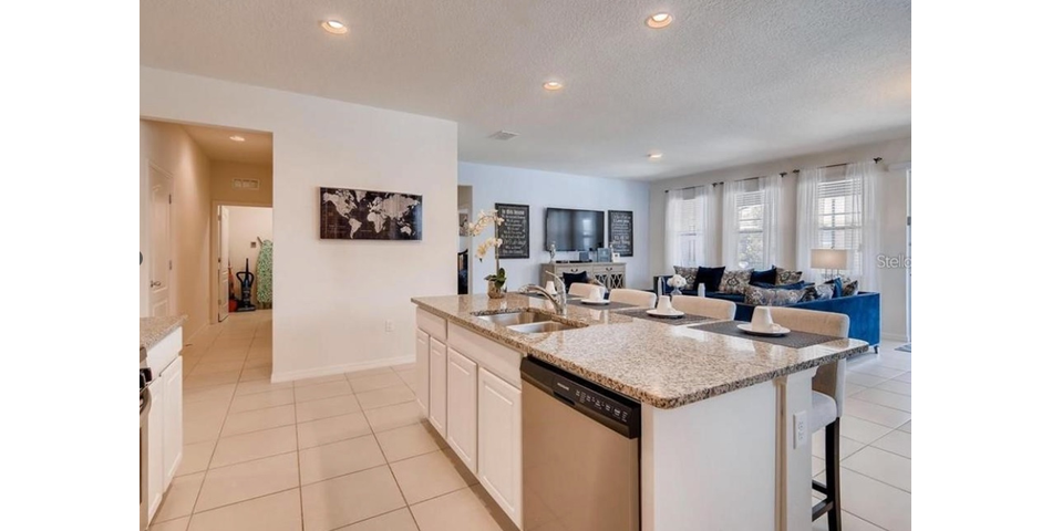 GLORIOUS 6 BEDROOM PROPERTY