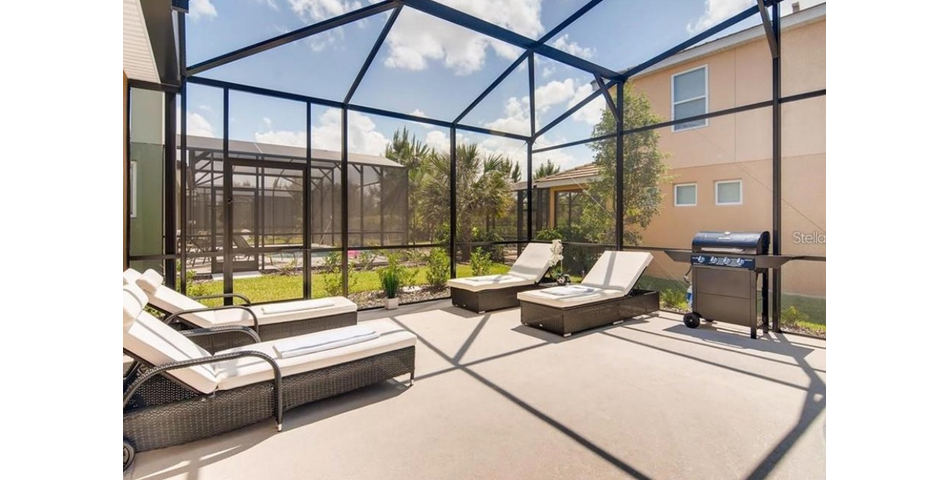 GLORIOUS 6 BEDROOM PROPERTY