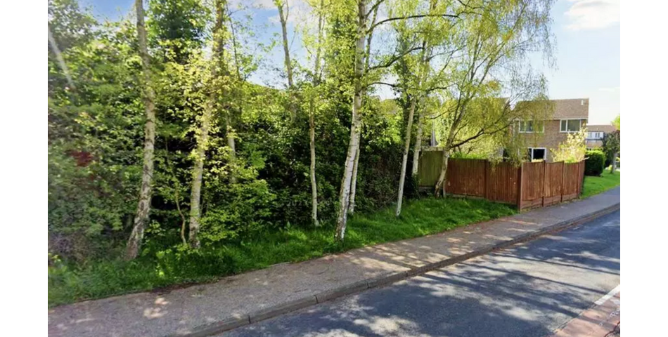 Prime roadside Infill Land Plot for Self Build 