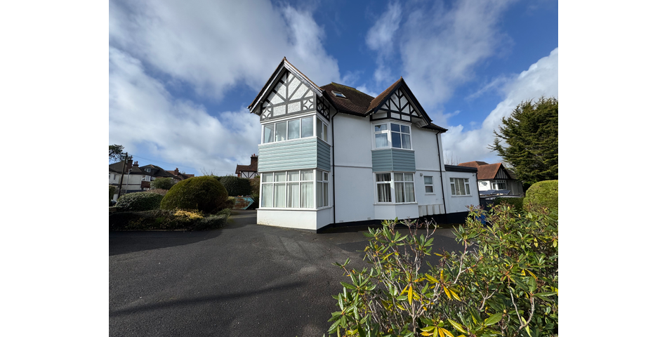 PROBATE SALE REQUIRING MODERNISATION - LOWER PARKSTONE, POOLE