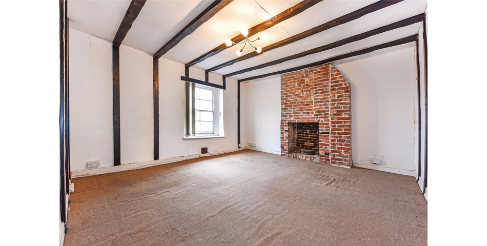 Delightful listed property requiring restoration