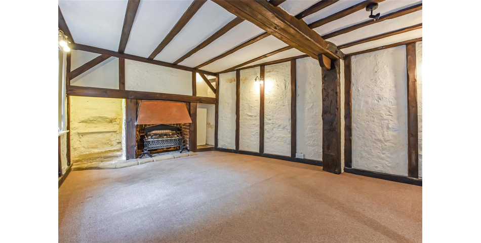 Delightful listed property requiring restoration