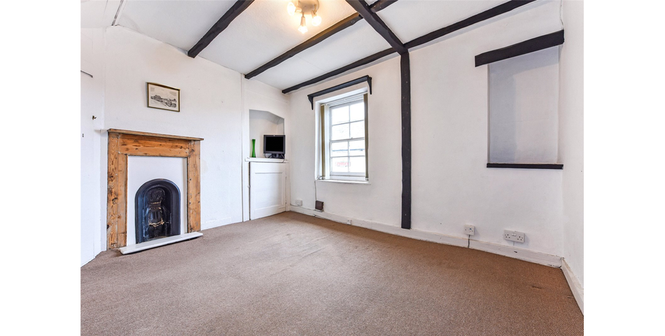 Delightful listed property requiring restoration