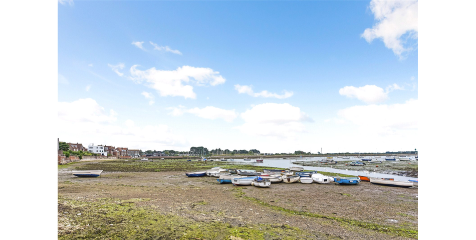 Delightful listed property requiring restoration