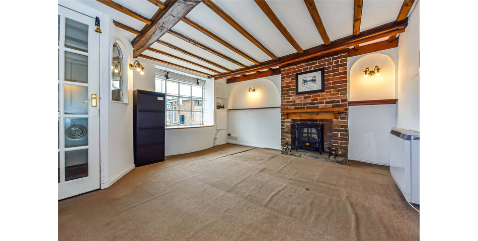 Delightful listed property requiring restoration