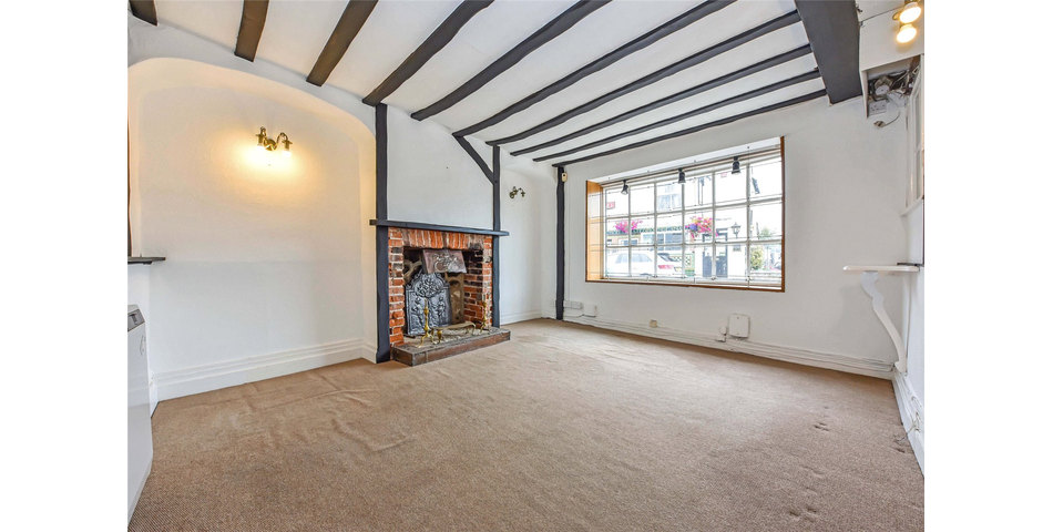 Delightful listed property requiring restoration