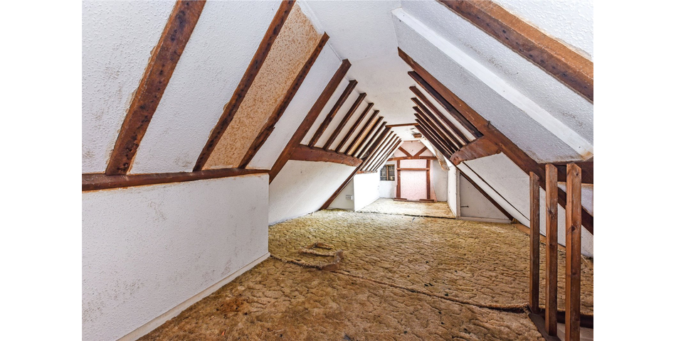 Delightful listed property requiring restoration