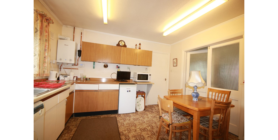 Two Bedroom Detatched Bungalow On A Large Plot In The Centre Of Oakham
