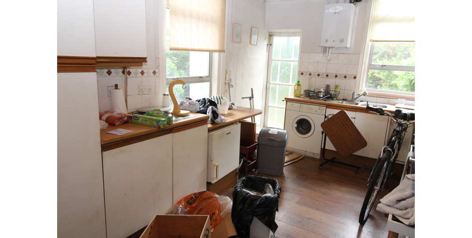 POTENTIAL POTENTIAL POTENTIAL!  An opportunity to put your own stamp on a family home with no onward chain and ideally located 'Between the Commons'.  AUCTION 5th September.