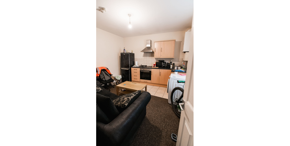 12 Clytha Crescent 