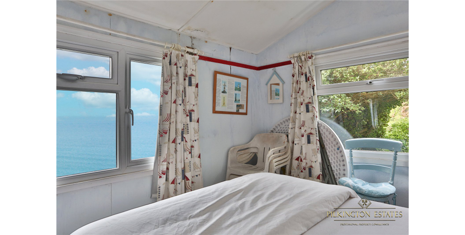 Treninnow Cliff, Whitsand Bay, PL10 1JY