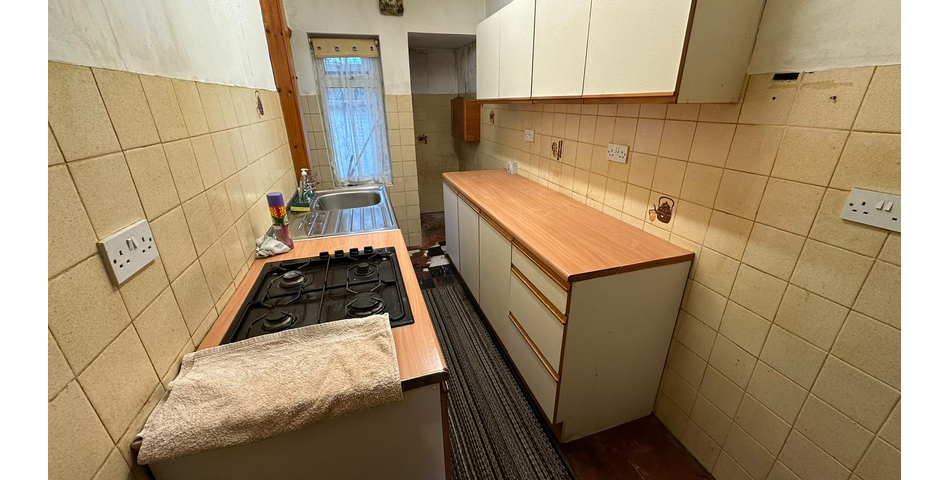 31 Holbrook Lane, Coventry, CV6 4AD