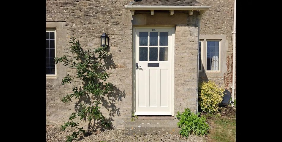28 Hatherop Road
