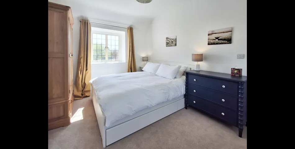 28 Hatherop Road
