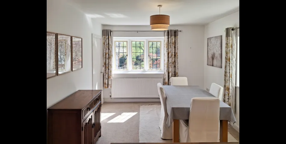 28 Hatherop Road