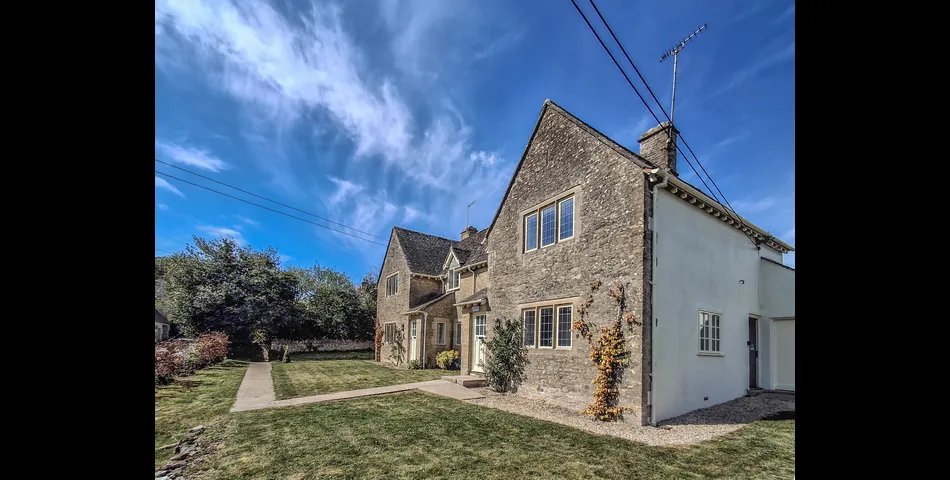 27 Hatherop Road