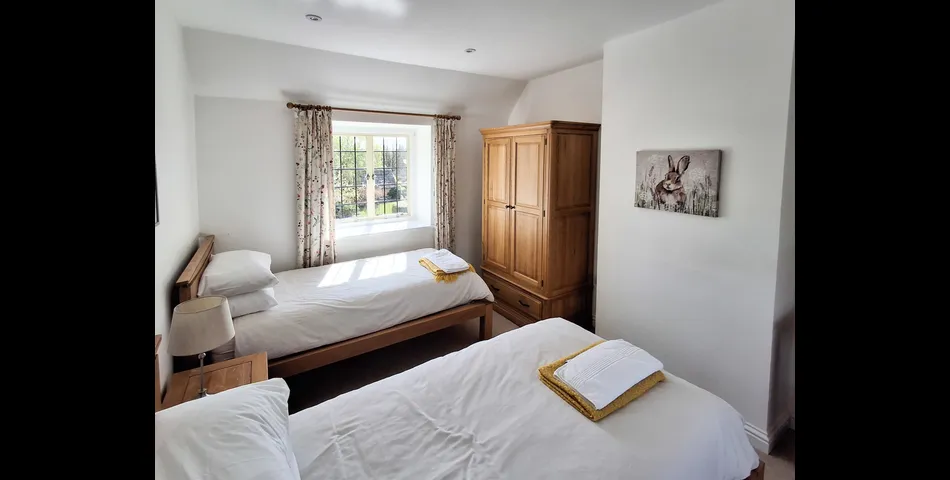 27 Hatherop Road