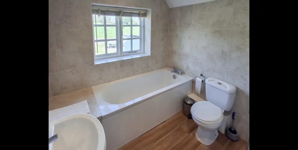 27 Hatherop Road