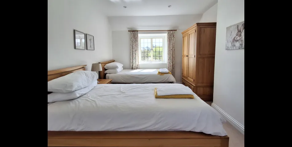 27 Hatherop Road
