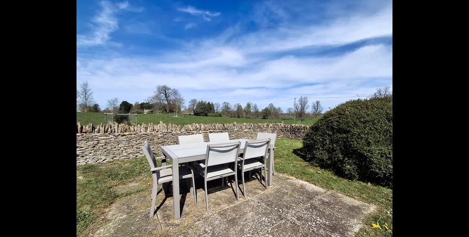 27 Hatherop Road