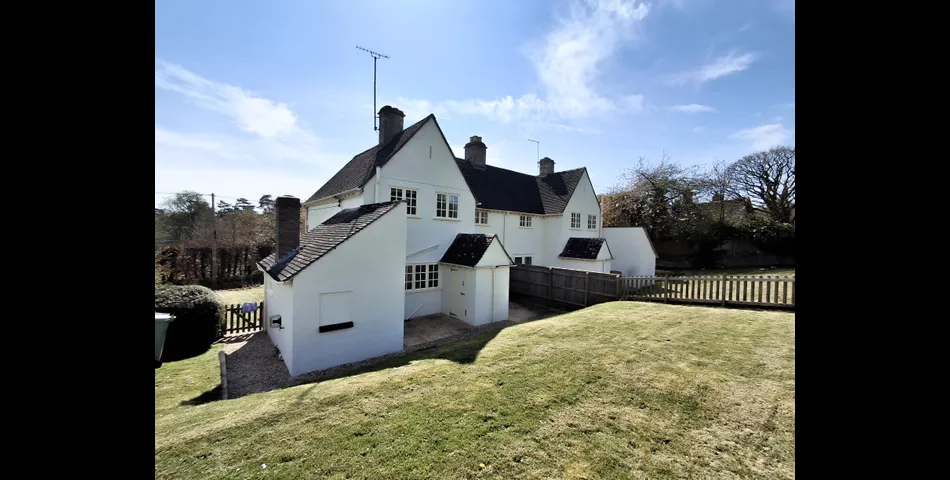 27 Hatherop Road